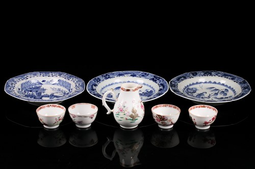 Lot 126 - A Chinese Qianlong famile rose porcelain...