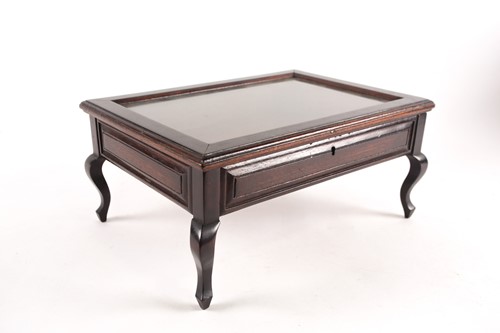 Lot 294 - A 20th miniature cabriole-legged mahogany...