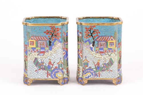 Lot 132 - A pair of Chinese cloisonne, Republic period,...