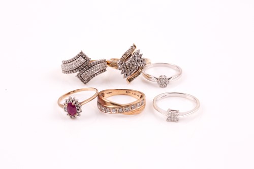 Lot 118 - A 9ct white gold and diamond cluster ring, the...