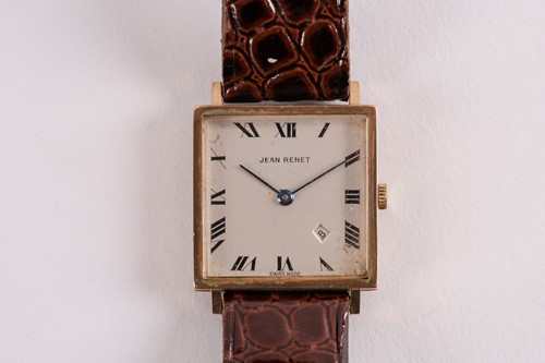 Lot 389 - A 9ct gold cased gentleman's wristwatch by...