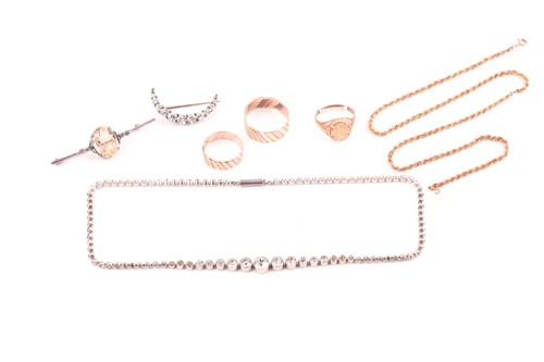 Lot 157 - A small group of jewellery items, to include a...