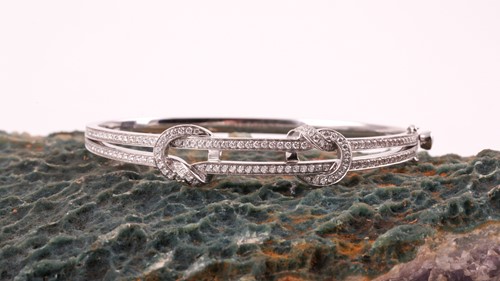 Lot 327 - Boodles. An 18ct white gold and diamond 'The...