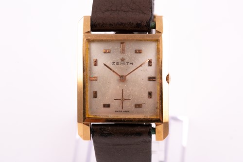 Lot 416 - A Zenith 18ct yellow gold mechanical...