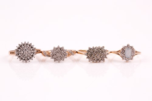 Lot 5 - A diamond cluster ring, the flowerhead cluster...