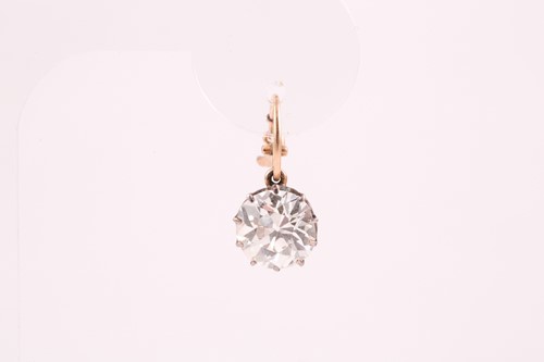 Lot 373 - A pair of Old European cut solitaire diamond...