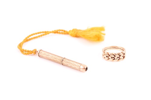 Lot 95 - A 9ct yellow gold retractable toothpick, the...