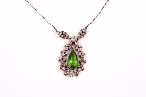 Lot 377 - An early 20th century paste necklace; the...