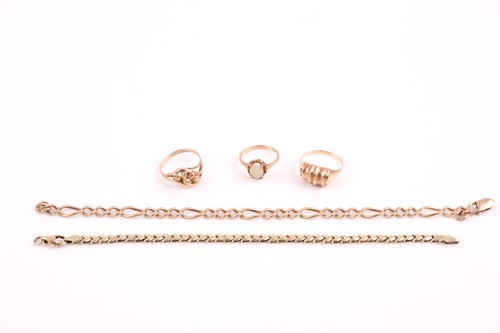 Lot 365 - A 9ct yellow gold flattened figaro-link...