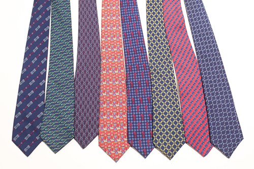 Lot 423 - A collection of eight gentleman's Hermes silk...
