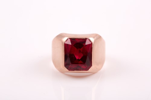 Lot 186 - A gentleman's 9ct rose gold ring, set with a...