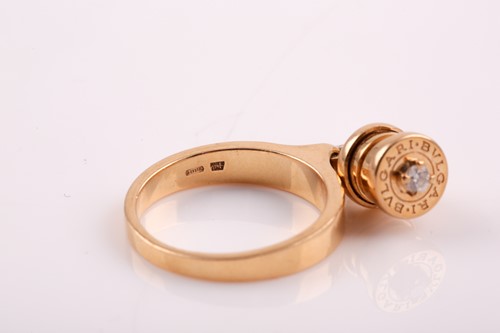 Lot 261 - Bvlgari. An 18ct yellow gold Bulgari ring with...