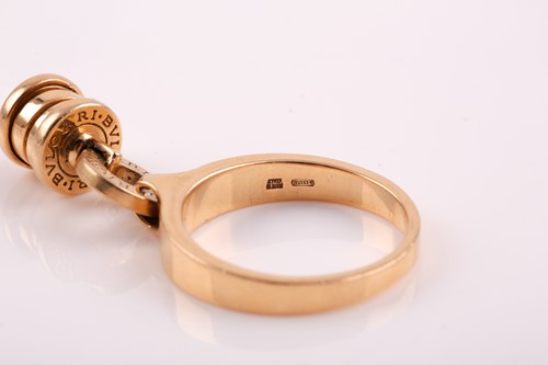 Lot 261 - Bvlgari. An 18ct yellow gold Bulgari ring with...
