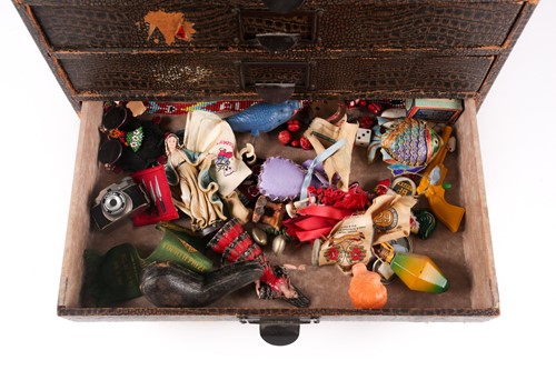 Lot 154 - The contents of the guest lavatory (Box 2),...