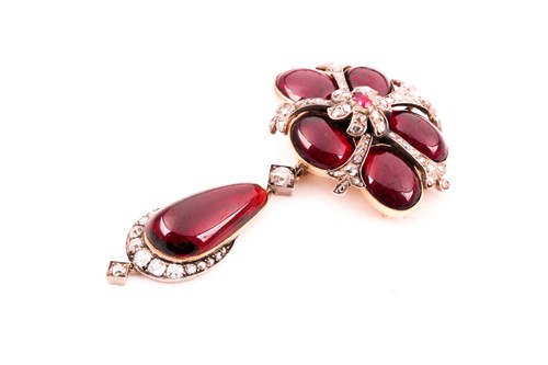 Lot 297 - A late Georgian / early Victorian pendant, set...