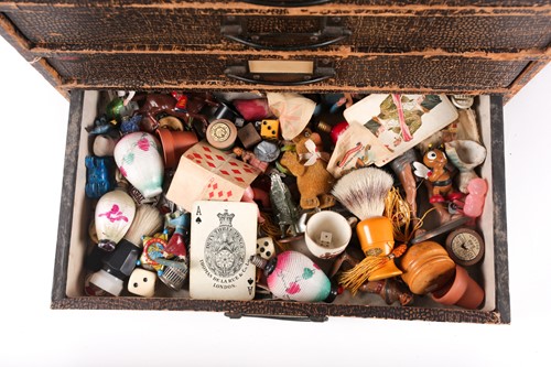 Lot 182 - The contents of the guest lavatory (Box 5),...