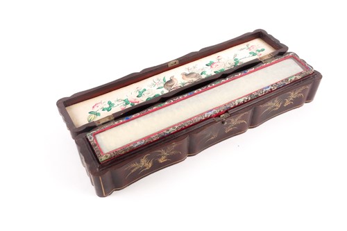 Lot 2 - A Chinese Canton carved ivory fan,19th/20th...