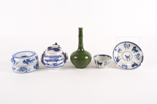 Lot 20 - A Chinese blue & white tea bowl & saucer,...