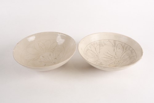 Lot 46 - A pair of Cizhou bowls, possibly Northern Song,...