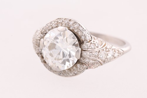 Lot 139 - A diamond cluster ring; the principal old...