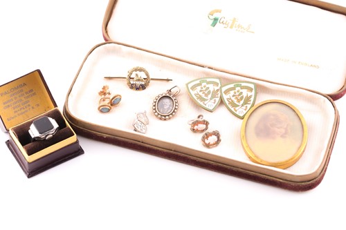 Lot 179 - A pair of single stone opal earrings, seed...