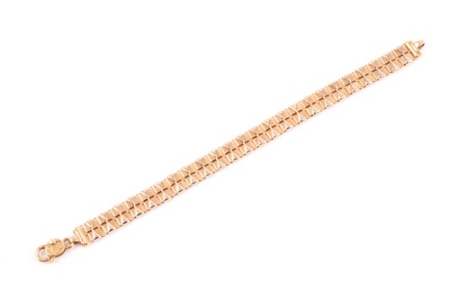 Lot 417 - An Italian 18ct yellow gold articulated link...