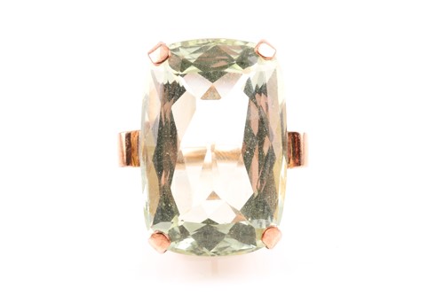 Lot 94 - A 9ct yellow gold and lime green quartz...