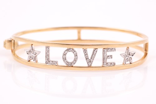 Lot 121 - A yellow metal and diamond bangle, the...