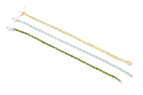 Lot 54 - A silver and chrome diopside bracelet,...
