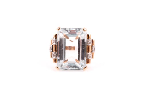 Lot 226 - A mid 20th century aquamarine cocktail ring,...