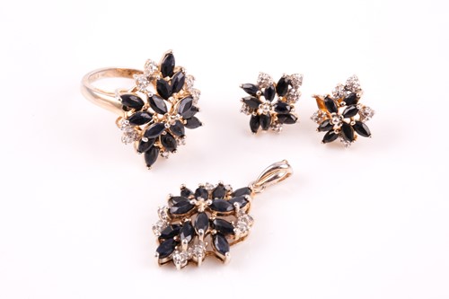 Lot 34 - A silver gilt and sapphire ring, size N 1/2,...