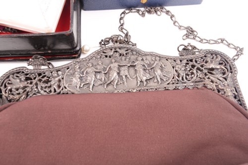 Lot 57 - A group of jewellery items, to include a 14k...