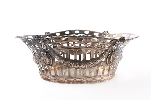 Lot 428 - A large late 19th century Continental silver...