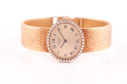 Lot 536 - An 18ct yellow gold Patek philippe ladies...