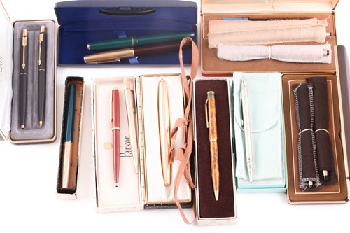 Lot 318 - A group of various pens, to include Cross pens,...