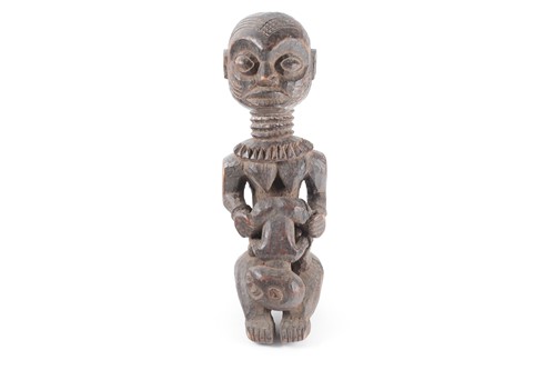 Lot 167 - A Kuba maternity seated figure, Democratic...