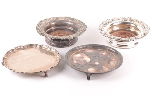 Lot 436 - A George V silver waiter, Birmingham 1932 by...