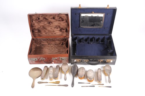 Lot 357 - A 1930s matching but mixed date silver...