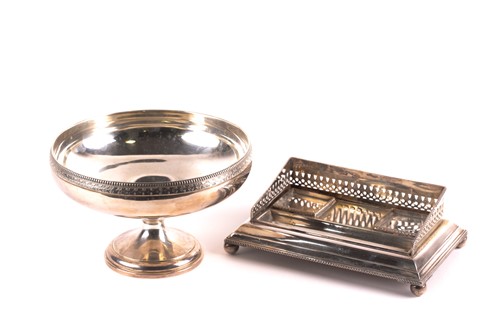 Lot 474 - A George V silver pedestal bowl, Birmingham...