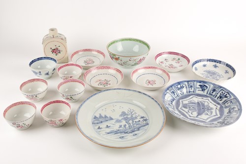 Lot 127 - A Chinese blue & white Kraak dish, Wanli,...