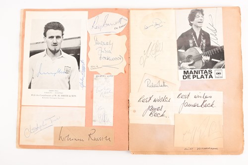 Lot 486 - An extensive collection of TV, music and sport...