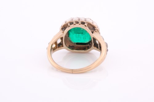 Lot 263 - A late 19th / early 20th century yellow gold,...