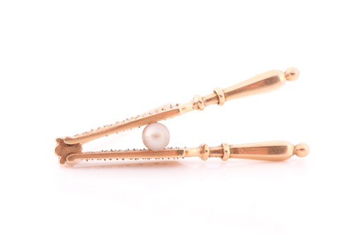 Lot 67 - An unusual French yellow gold brooch in the...