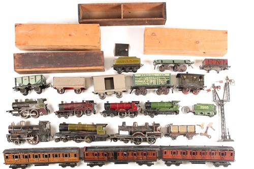 Lot 495 - Three Bowman coaches, model number 550, in LMS...