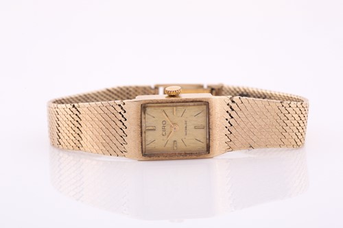 Lot 380 - A 9ct yellow gold ladies Ciro wristwatch, with...
