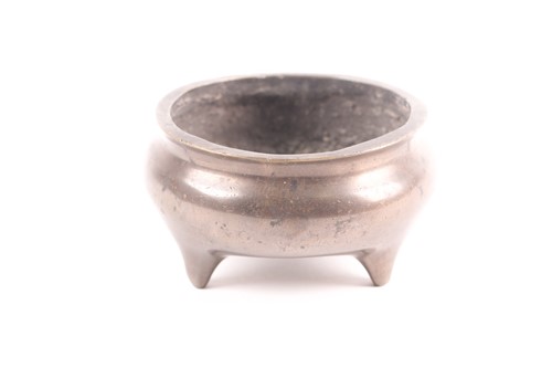 Lot 281 - A Chinese bronze censer, Ming/Qing, of...