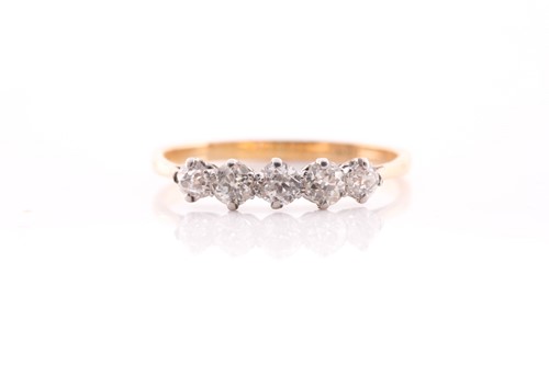 Lot 167 - A five stone round brilliant cut diamond ring,...