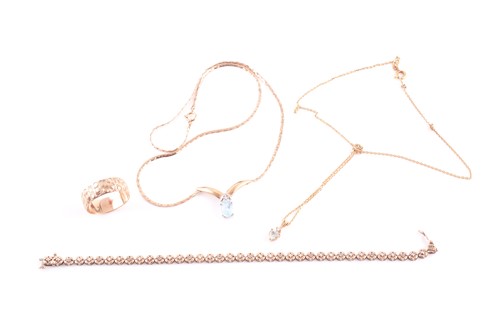 Lot 83 - A small collection of gold and gem set...