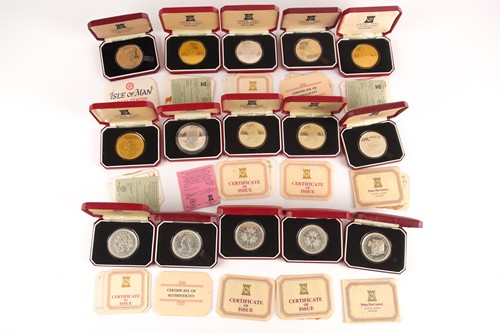 Lot 321 - Fifteen Isle of Man silver proof crowns,...