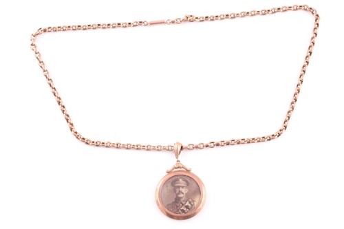 Lot 56 - An early 20th century rose gold oval belcher...